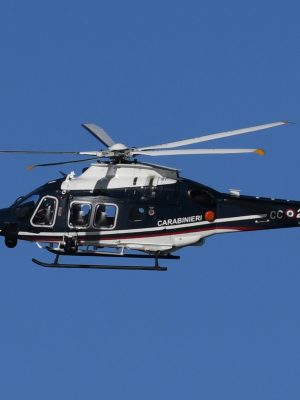 Elicotteri e mezzi Entra e scopri di più